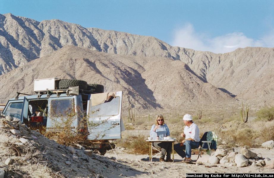 2002_Baja_California_Berge_Christine_Holtorf_Gunther_Holtorf_Kaktus_MEX_Otto_Wuste.jpg